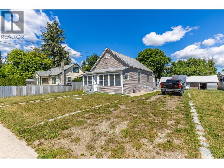 Property Photo: 403 Howard Avenue BC V0E 1V2
