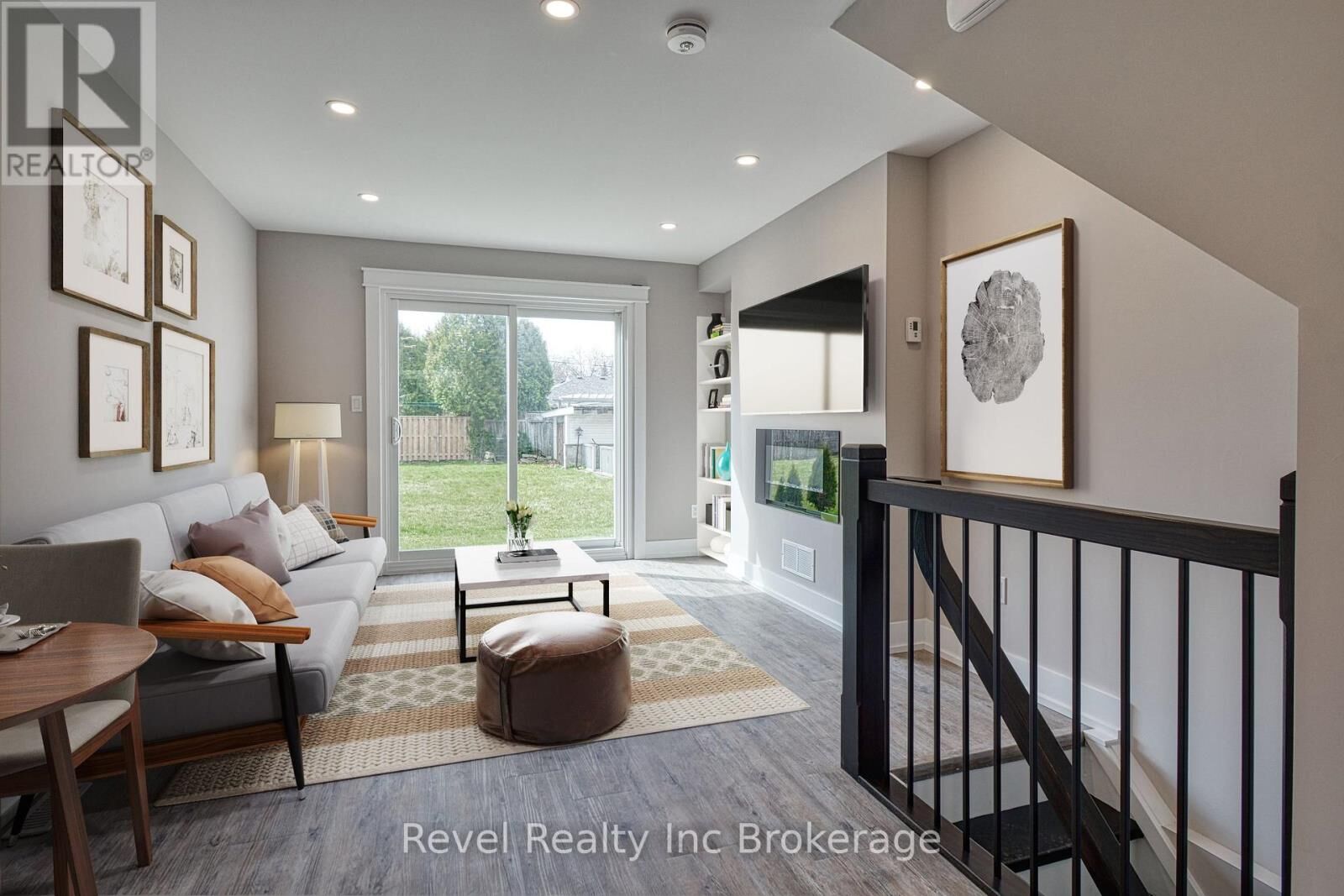 Property Photo: 226 Clarke Street North 12 ON N4S 7M7
