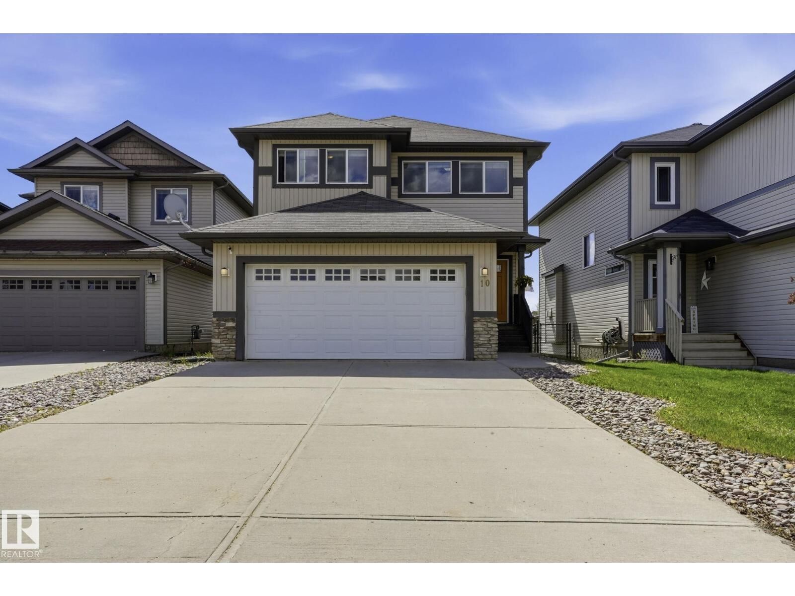 Property Photo:  10 Rockwell Cl  AB T8L 0E7 