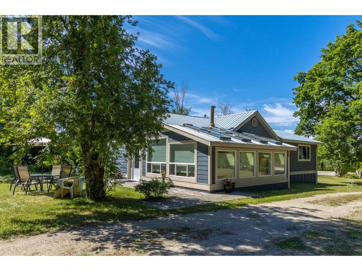 Property Photo: 1370 20 Avenue Southeast BC V1E 2C9