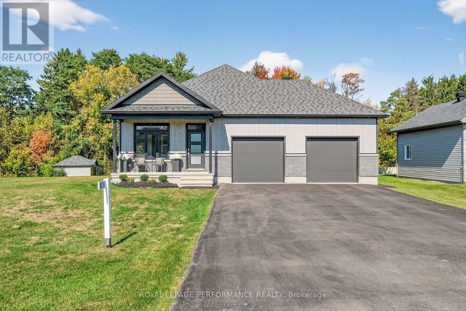 Property Photo:  167 Roxanne Street  ON K0A 1N0 