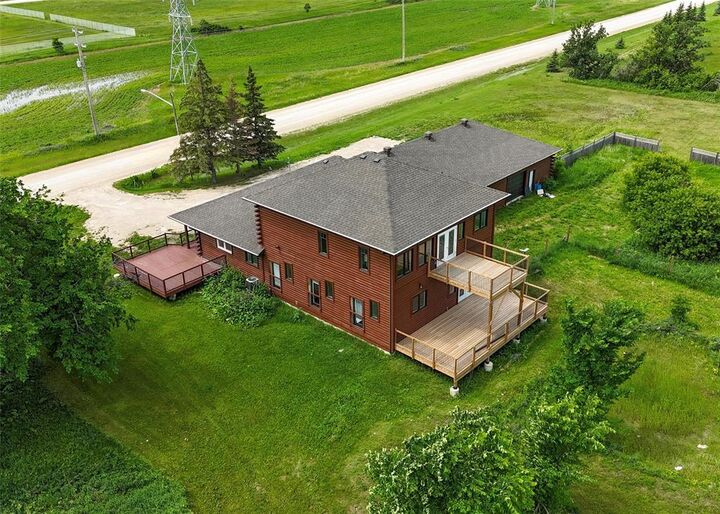 Property Photo:  949 Strathnaver Avenue  MB R1A 4L5 
