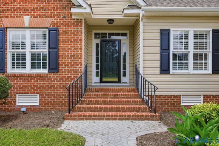 Property Photo: 7900 Glendale Estates Drive VA 23231