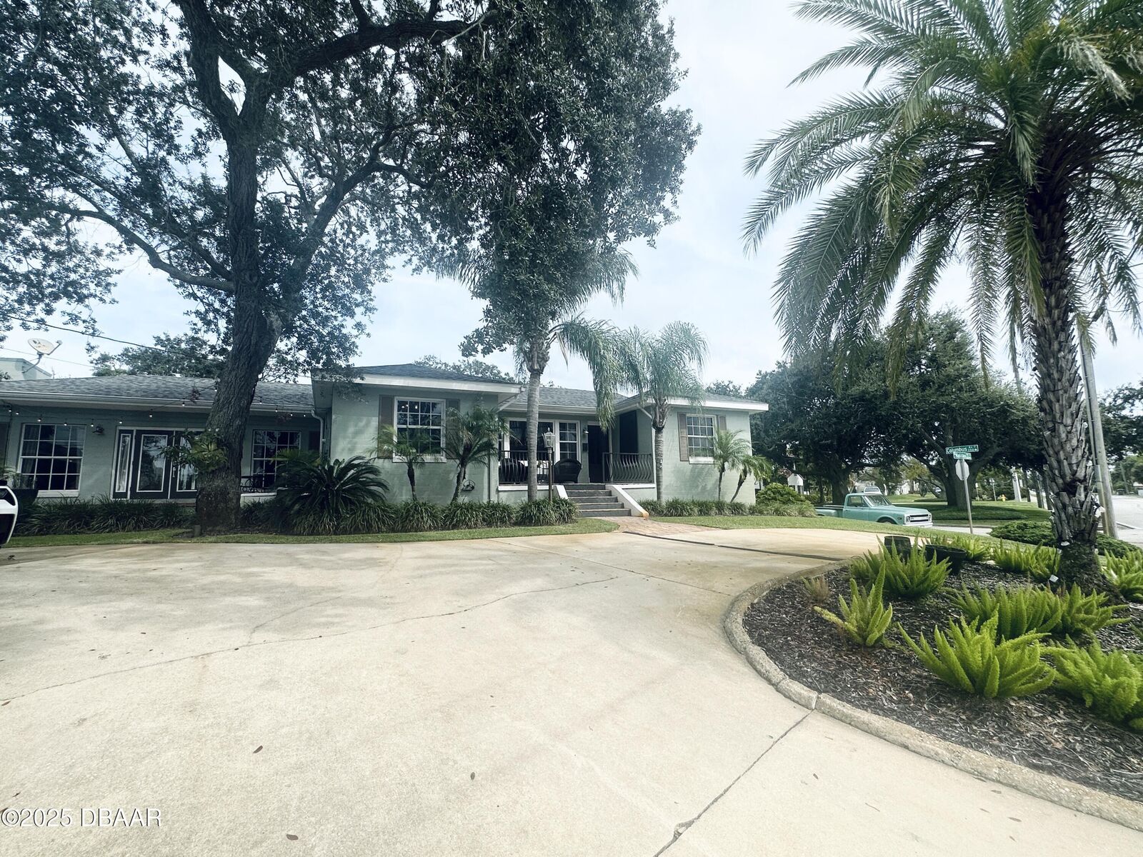 Property Photo:  1608 N Halifax Avenue  FL 32118 