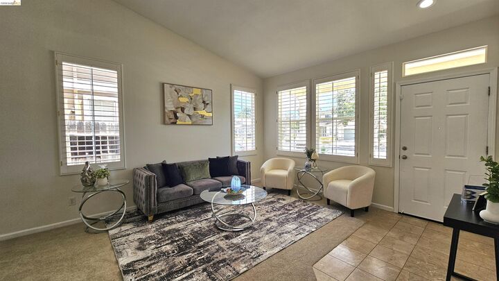 Property Photo: 707 Thompsons Dr CA 94513