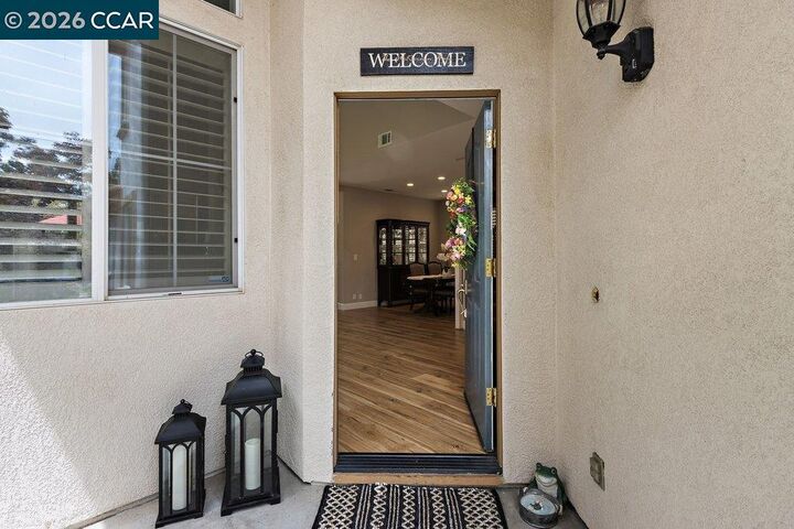 Property Photo: 215 Azalea Ln CA 94582