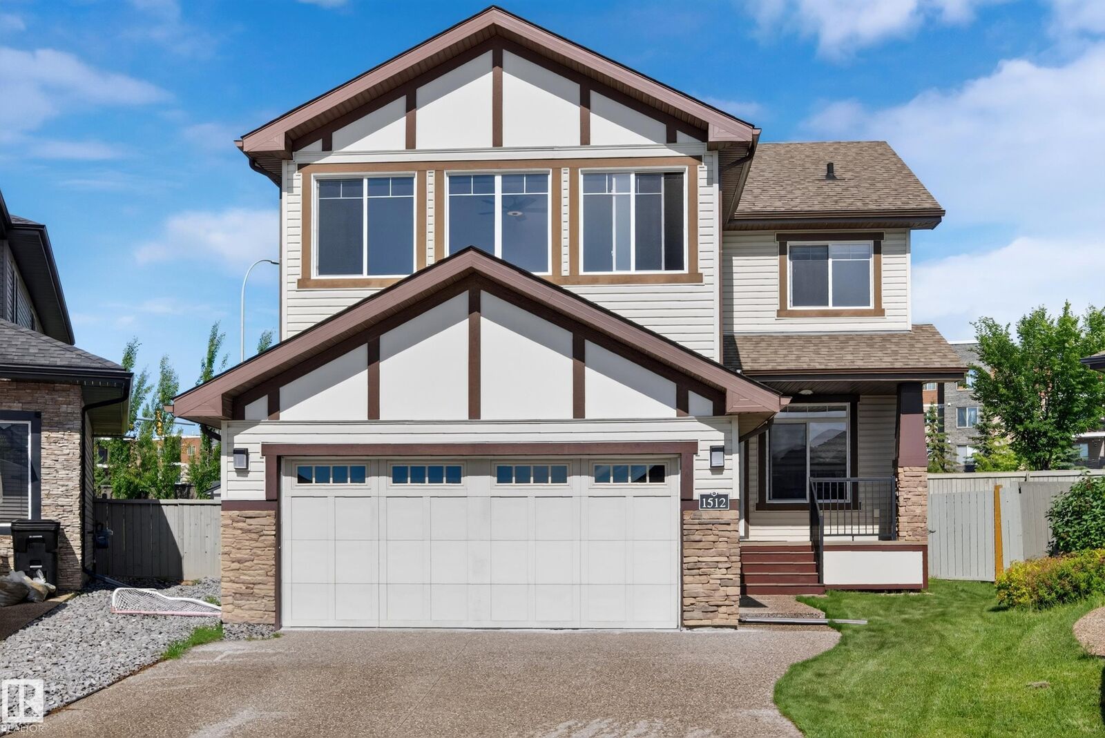 Property Photo: 1512 Cunningham Cape SW AB T6W 0Y3