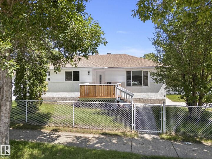 10602 100 Avenue — photo 1