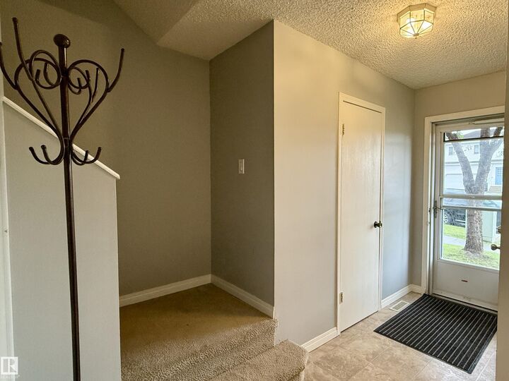 Property Photo:  5107 146 Avenue NW  AB T5A 4M7 