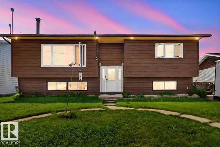 Property Photo: 5215 50 Avenue AB T0B 0S0