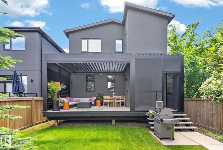 Property Photo:  143B Laurier Drive NW  AB T5R 5P9 