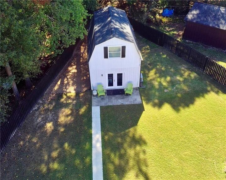 Property Photo:  880 The Circle  GA 30043 