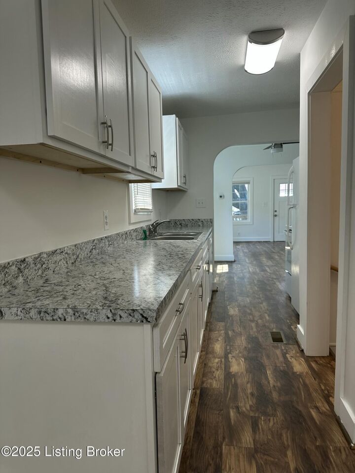 Property Photo:  2411 S 5th St  KY 40208 