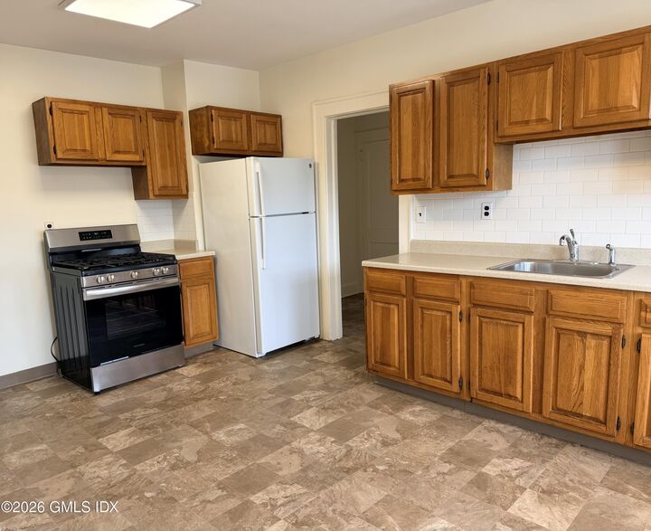 Property Photo: 74 Hamilton Avenue 3 CT 06830
