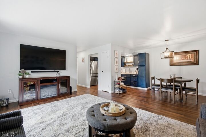 Property Photo:  315 Ringwood Ave  NJ 07442 