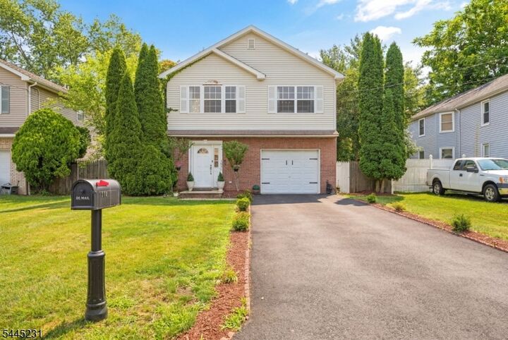 Property Photo: 2402 Hamlette Pl NJ 07076