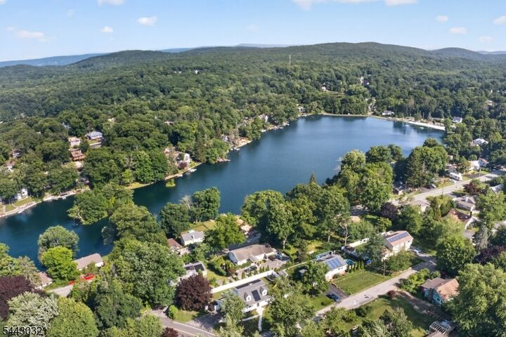 Property Photo:  53 Lakeview Dr  NJ 07480 