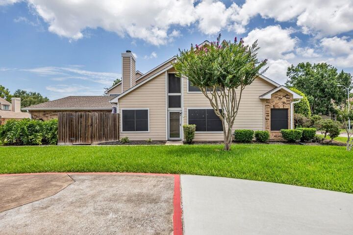 Property Photo: 1464 Gemini Street TX 77058