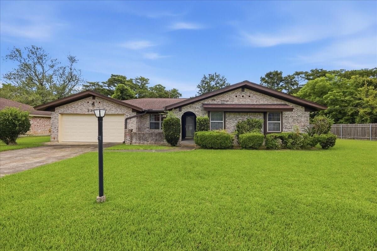 Property Photo:  3210 Lancelot  TX 77630 
