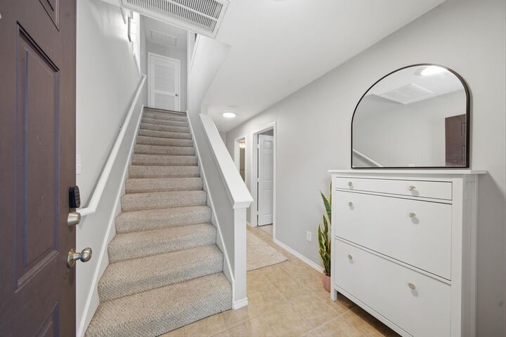 Property Photo: 834 W Heights Hollow Lane TX 77007