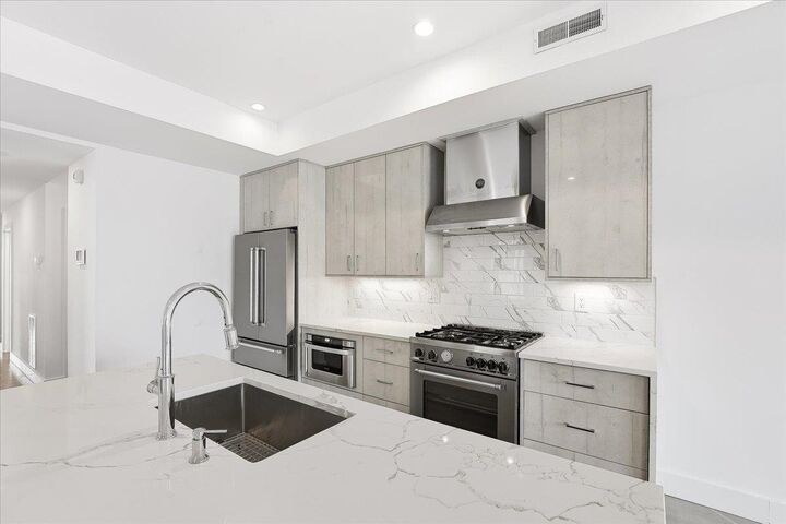 Property Photo: 290 Griffith St 201 NJ 07307