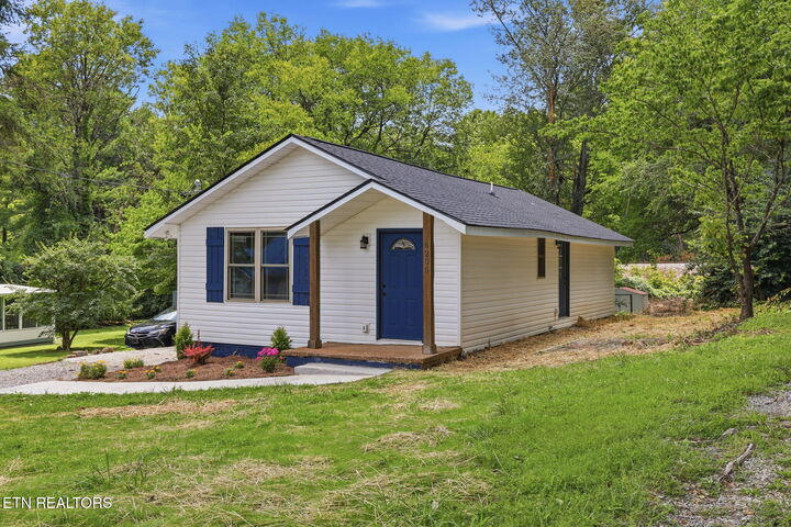 Property Photo:  4205 Coster Rd  TN 37912 