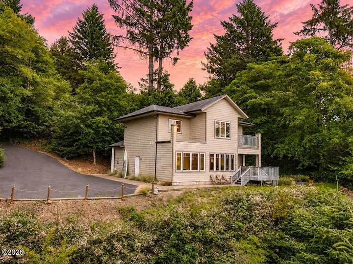 Property Photo: 37025 Brooten Hill Road OR 97135