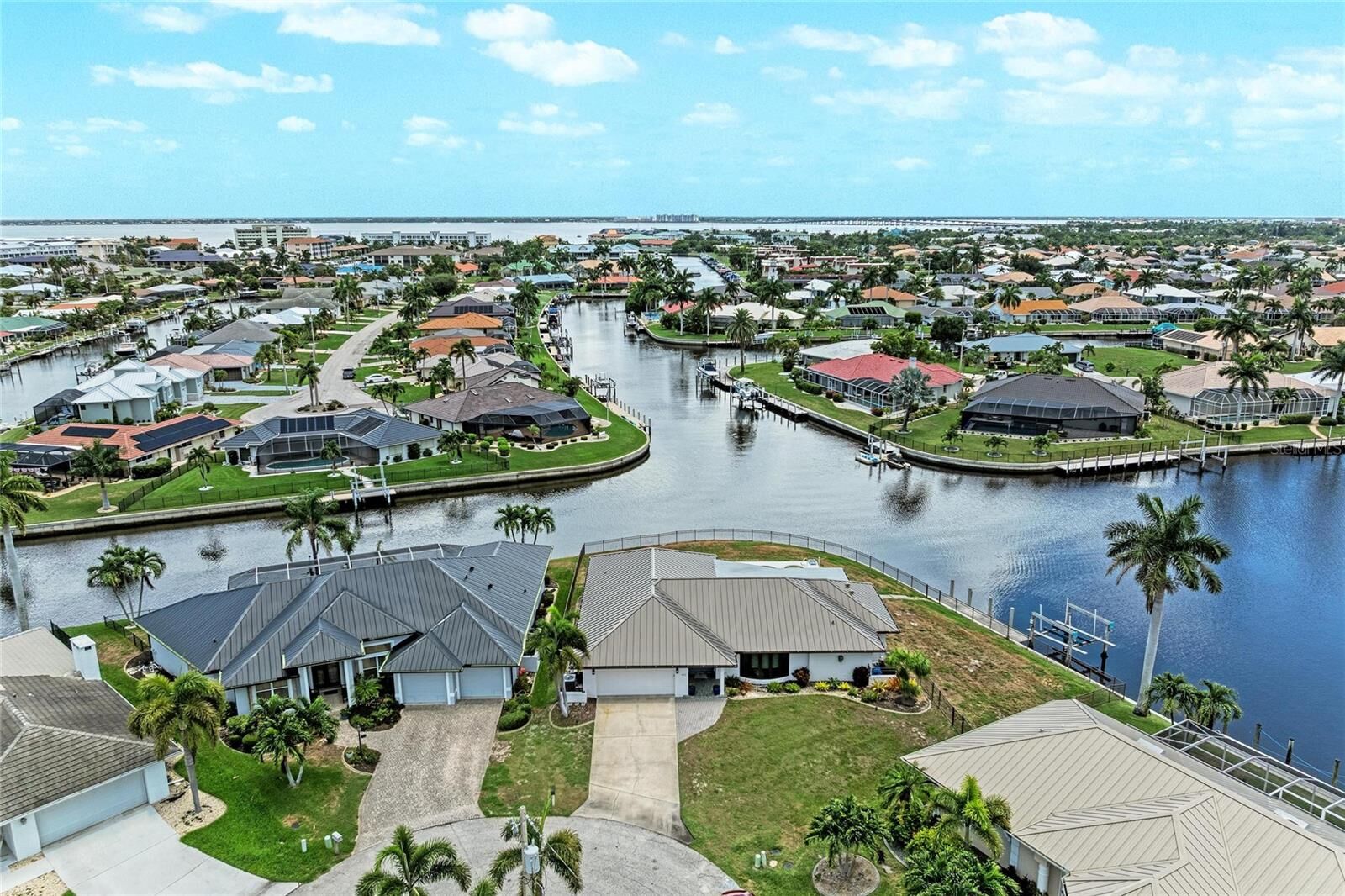 Property Photo: 602 Via Tunis FL 33950