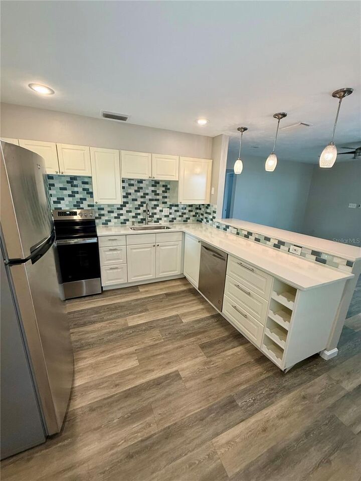 Property Photo:  2716 Blossom Drive  FL 34239 