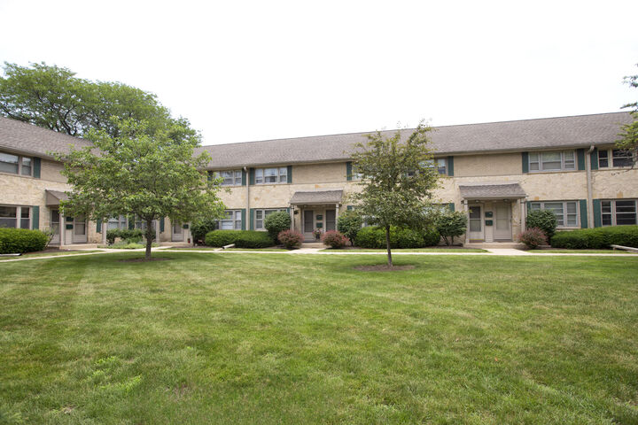 Property Photo:  4918 N Shoreland Ave  WI 53217 