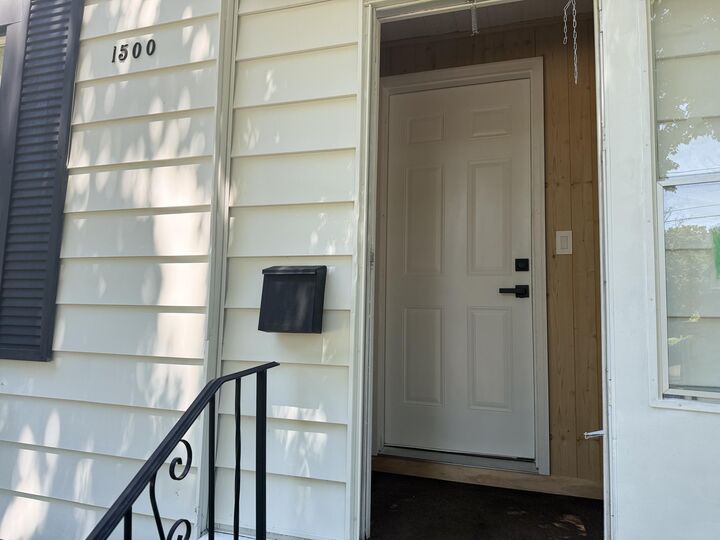 Property Photo:  1500 Deyo Street  MI 49203 