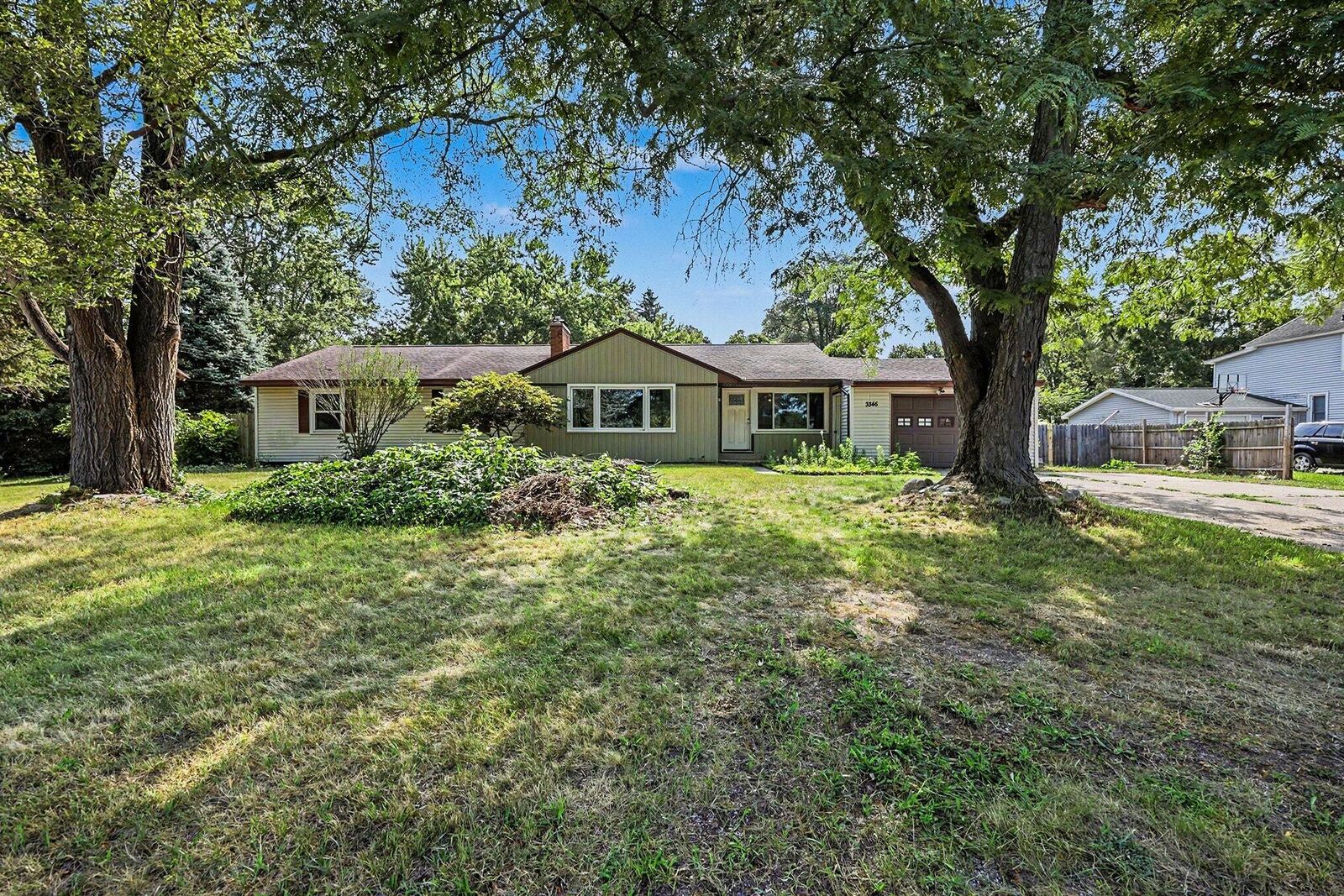 Property Photo: 3346 Dean Lake Avenue NE MI 49525