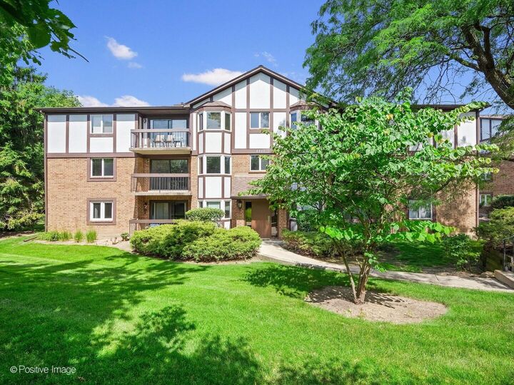 Property Photo: 6820 Joliet Road 5 IL 60525