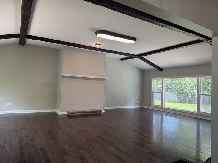 Property Photo:  211 E Dresser Road  IL 60115 