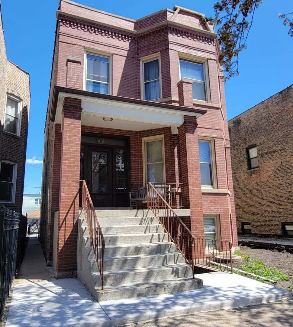 Property Photo:  2419 N Kostner Avenue 1  IL 60639 