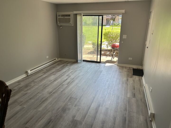 Property Photo:  332 Klein Creek Court B  IL 60188 