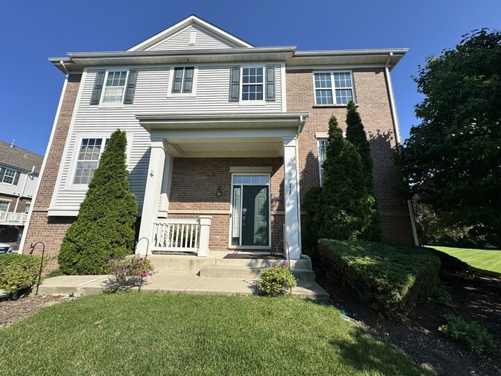 Property Photo:  11 E Willow Road  IL 60090 