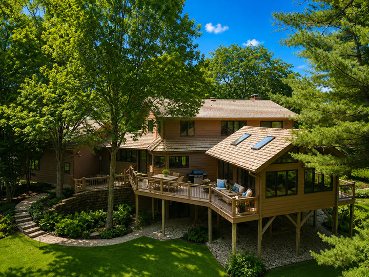 Property Photo: 25546 Cayuga Trail IL 60010