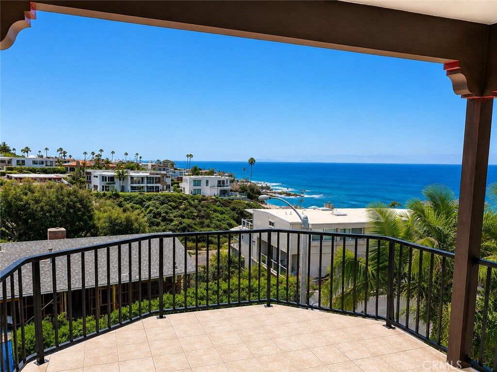 Property Photo: 410 Cazador CA 92672