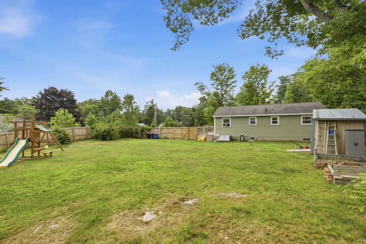Property Photo:  280 School Street  ME 04073 