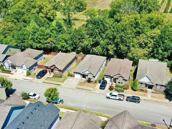 Property Photo: 2422 Duxbury Dr TN 38401