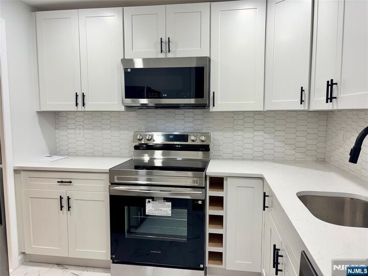 Property Photo:  530 Fairview Avenue 300  NJ 07675 