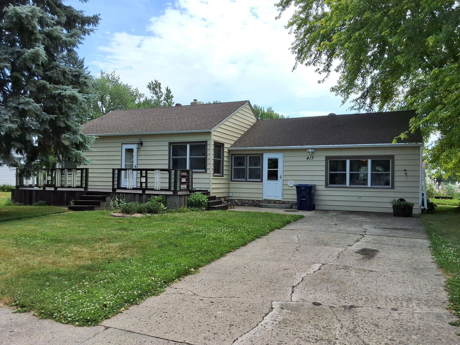 Property Photo: 417 4th Street ND 58081