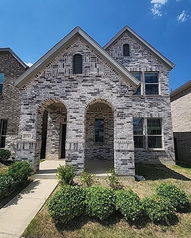 Property Photo:  2713 Acadia Drive  TX 76210 