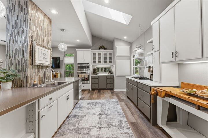 Property Photo:  11435 Oak Leaf Circle  AR 72732 
