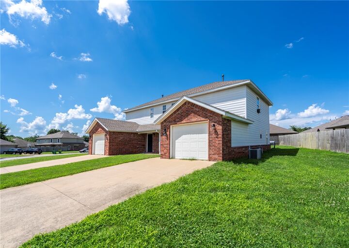Property Photo:  917-919 Kensington Drive  AR 72719 