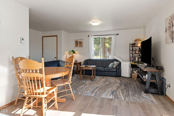Property Photo:  2716 -2718 SW Umatilla Avenue  OR 97756 