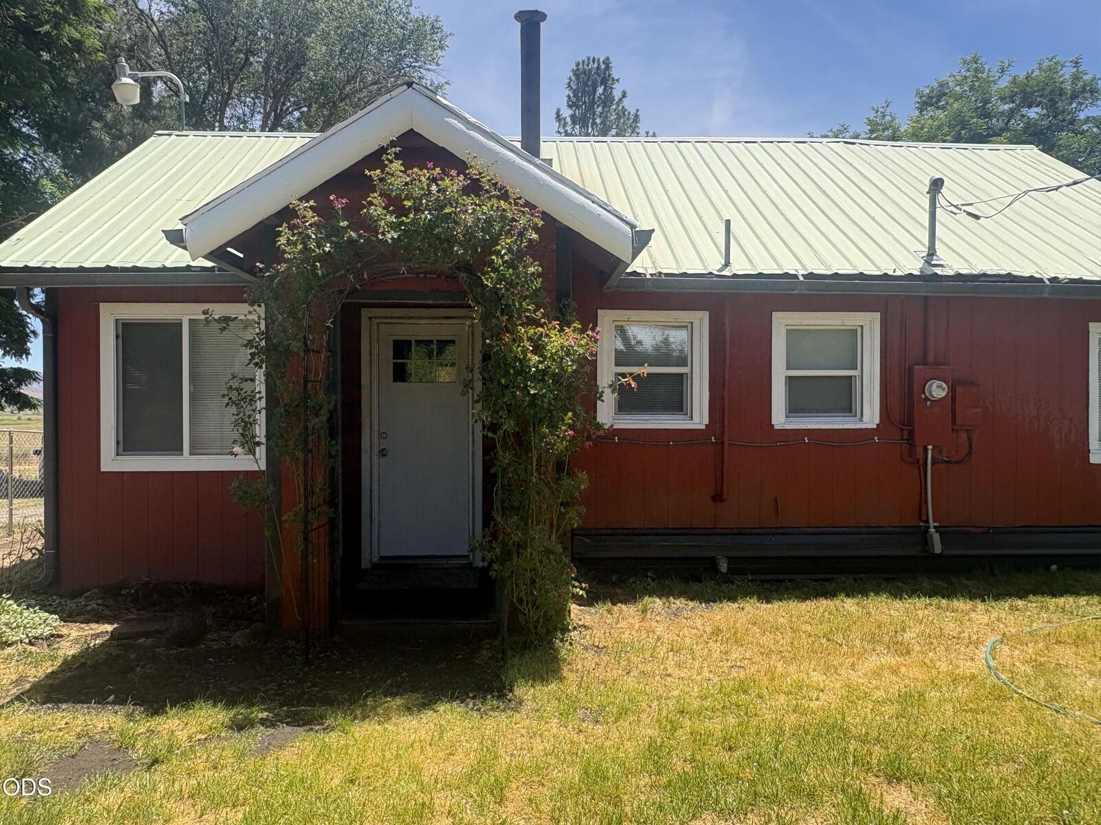 Property Photo:  7704 Or-66  OR 97601 