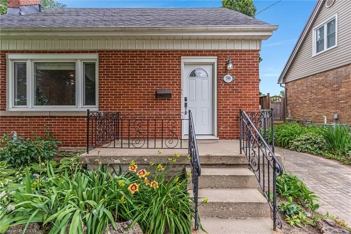 Property Photo:  799 Rockway Drive  ON N2G 3B6 