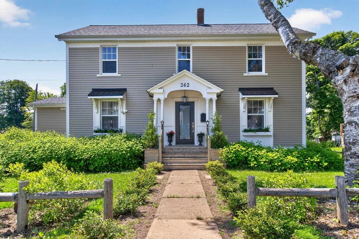 Property Photo: 362 Oak Avenue PE C1N 2A7